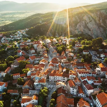 On Stone * Velika Cista (Split-Dalmatia)